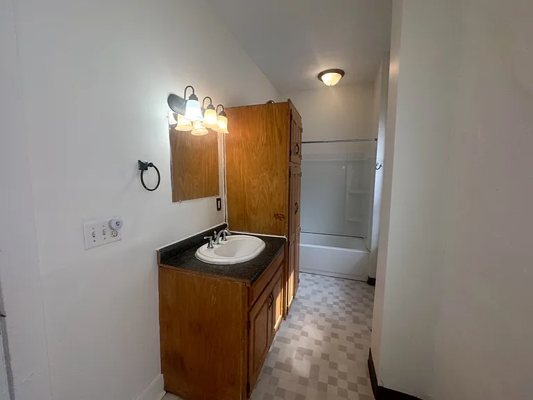 621 N 9th St #1 — Photo 18