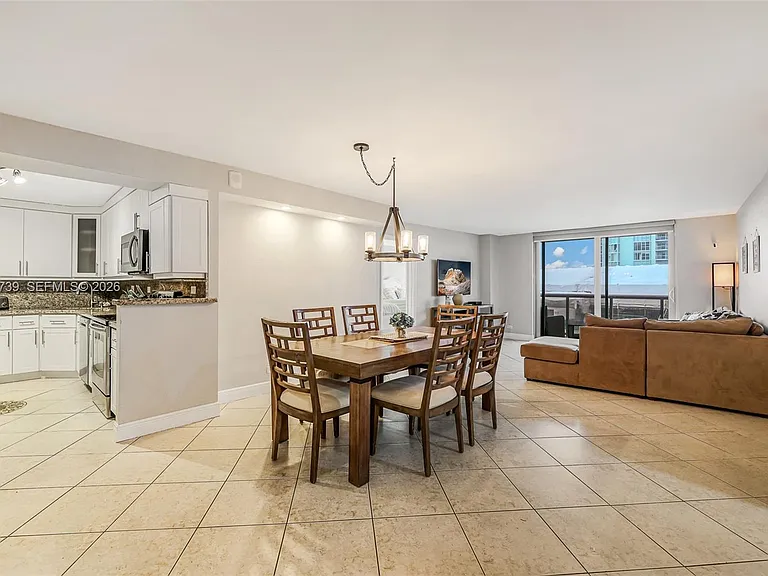6039 Collins Ave #936 — Photo 8