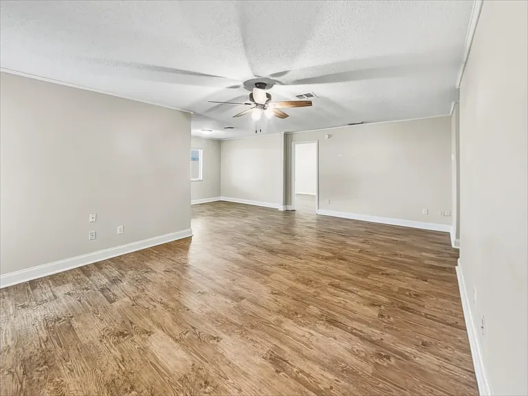 1171 La Mesa Ave — Photo 18