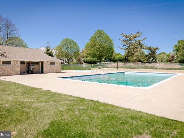 31 Van Horn Pl, Holland, PA 18966