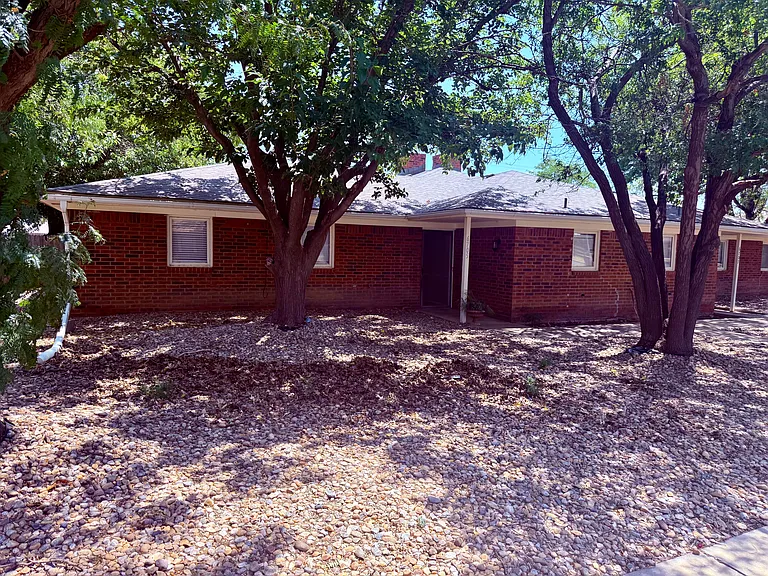 6705 Brandon Rd — Photo 1