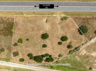 2063 N Magnolia Ave, Luling, TX 78648