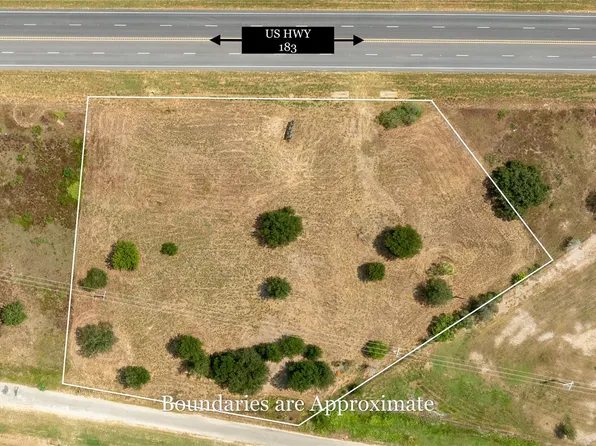 2063 N Magnolia Ave, Luling, TX 78648