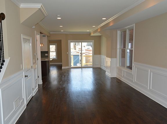 5th image of 3233 N Albany Ave #1