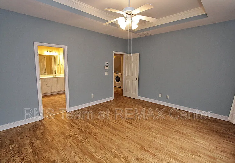1360 Eastgate Ct SE — Photo 18