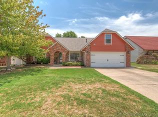 107 W Quanah Ct, Broken Arrow, OK 74011