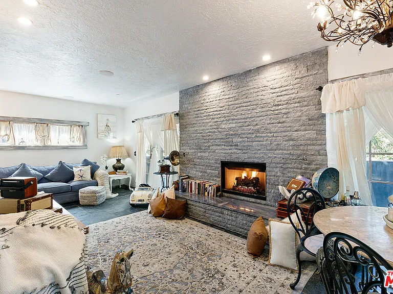 2851 Seabreeze Dr — Photo 12
