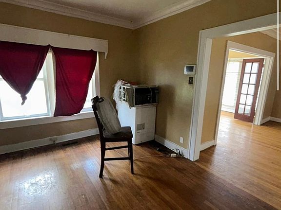 3rd image of 716 Vogel Pl