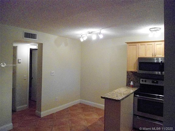 5th image of 1801 S Treasure Dr APT 204
