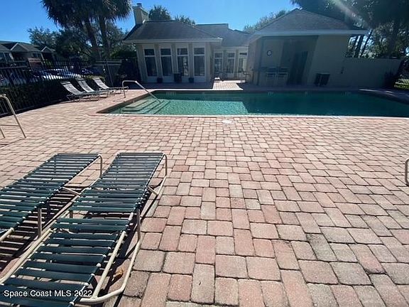 3rd image of 3525 Sable Palm Ln Unit C