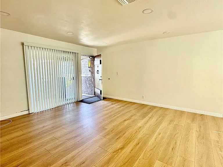 621 N Alhambra Ave — Photo 4