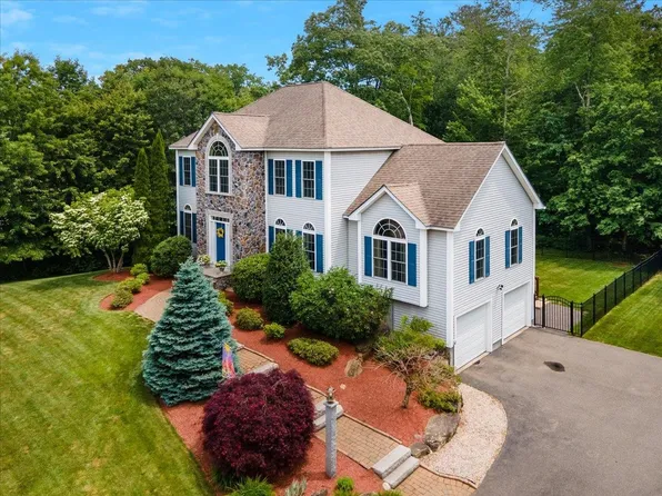 19 Eastgate Road, Derry, NH 03038
