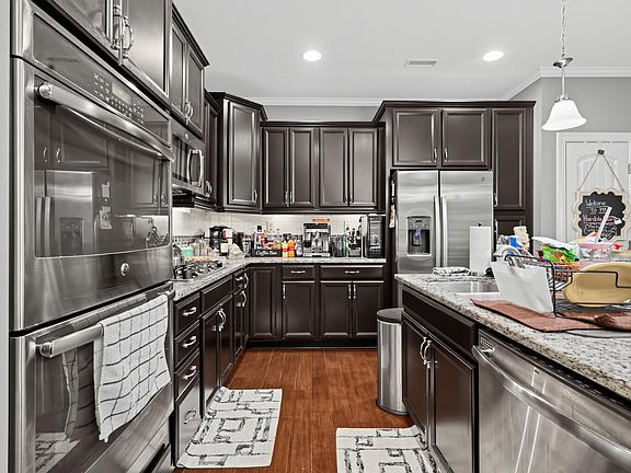 5th image of 115 Ribbon Walk Ln