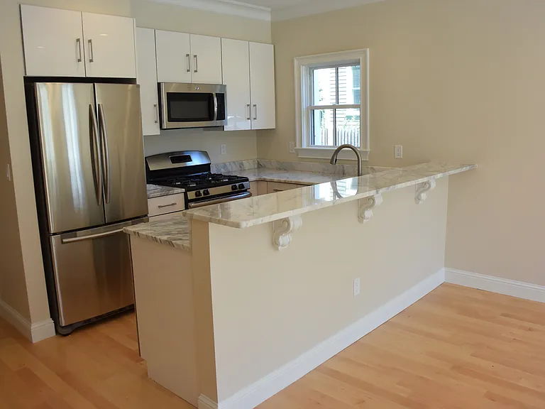9 Sheridan St #1 — Photo 3