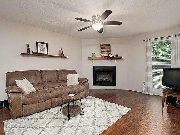 3rd image of 8079 Village Gate Ct