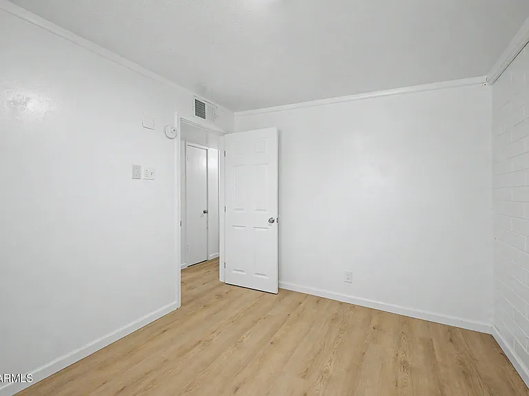 2038 E Lemon St — Photo 20