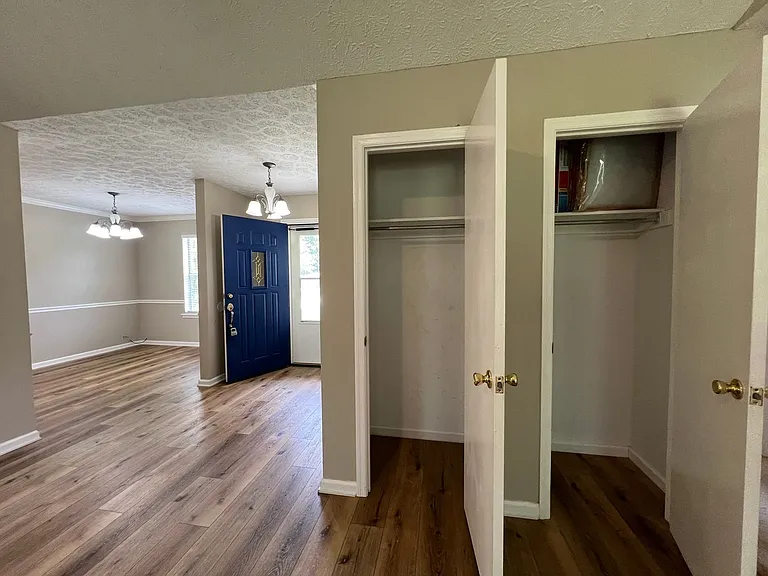102 Hope Ln — Photo 6