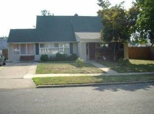 91 Jonquil Ln, Levittown, PA 19055