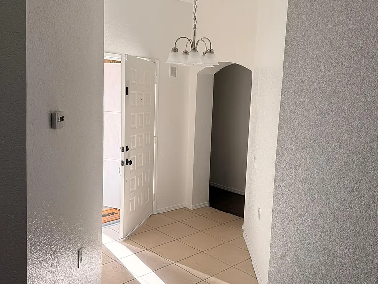 950 Countryside St — Photo 6