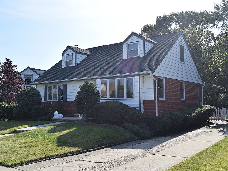 1st image of 951 Lorraine Dr