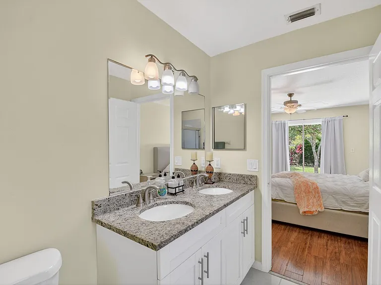 1080 Salmon Isle — Photo 37