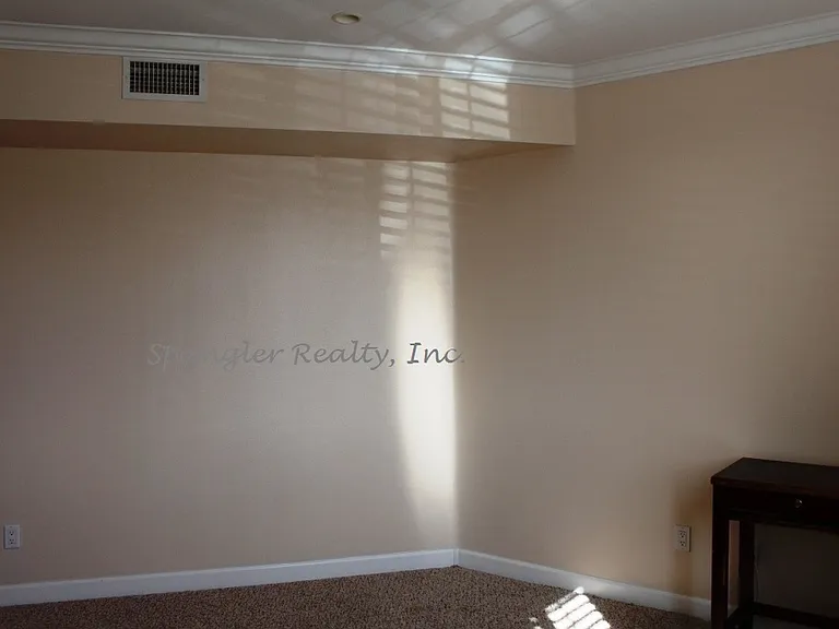 553 Laguna Dr — Photo 15