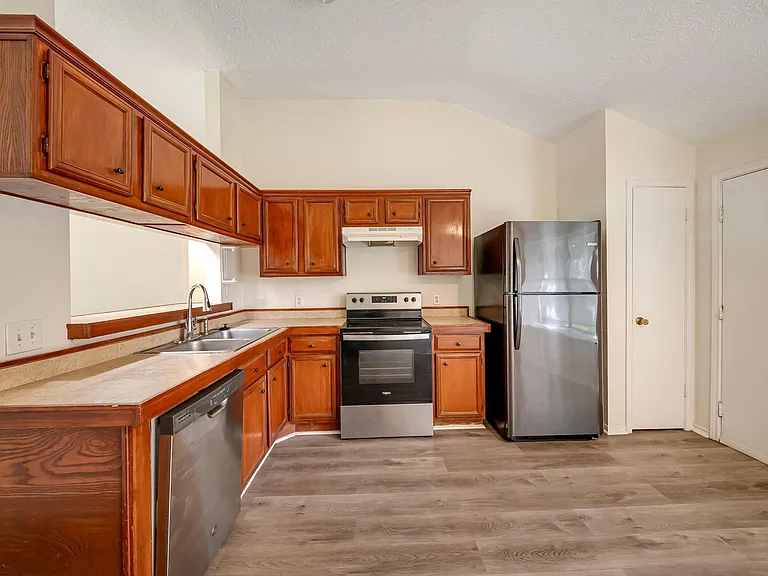 16906 Canary St — Photo 12