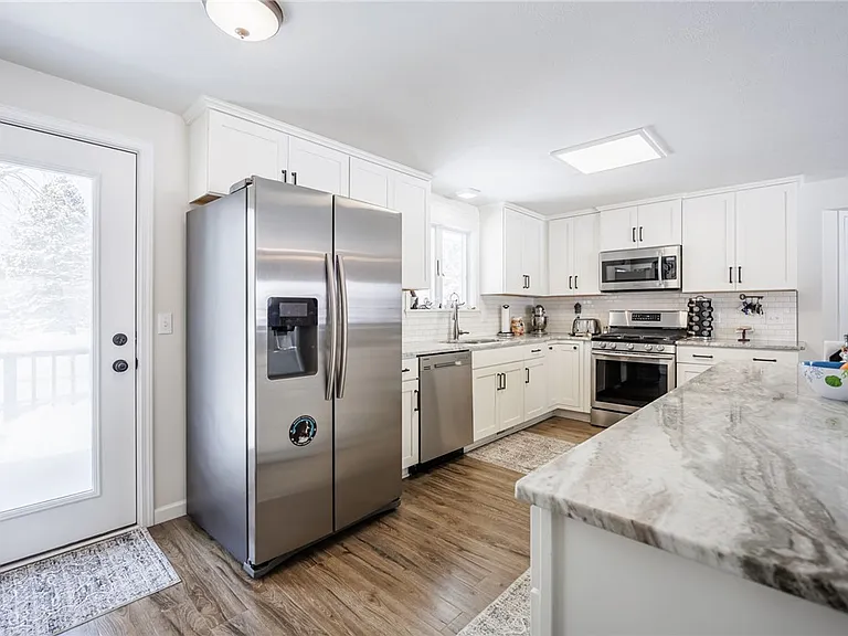 7497 Lake Ave — Photo 11