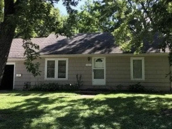 10611 Corrington Ave, Kansas City, MO 64134