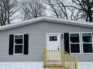 11 Spinet Dr Space 11, Rochester, NY 14625