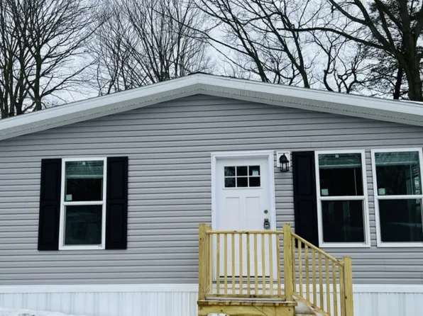 11 Spinet Dr Space 11, Rochester, NY 14625