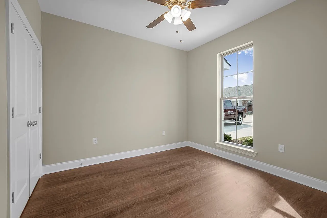 2 bed, 1045 sqft, $1,750 — Photo 3