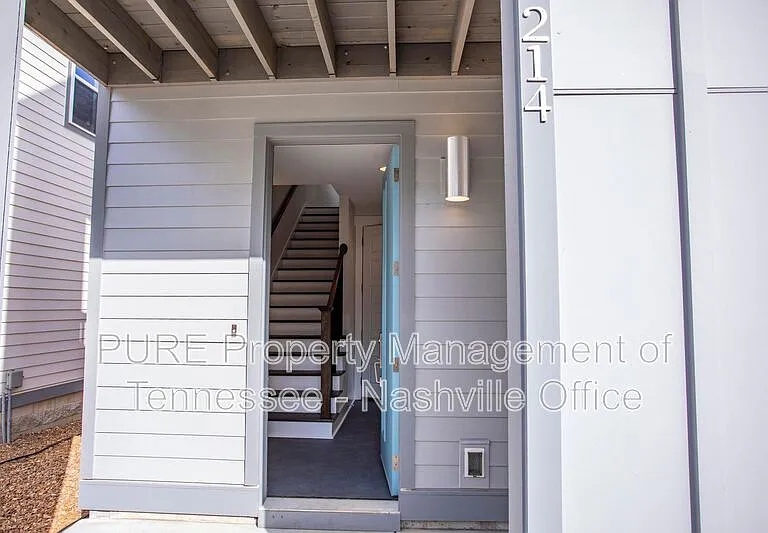 214 Lucile St — Photo 2