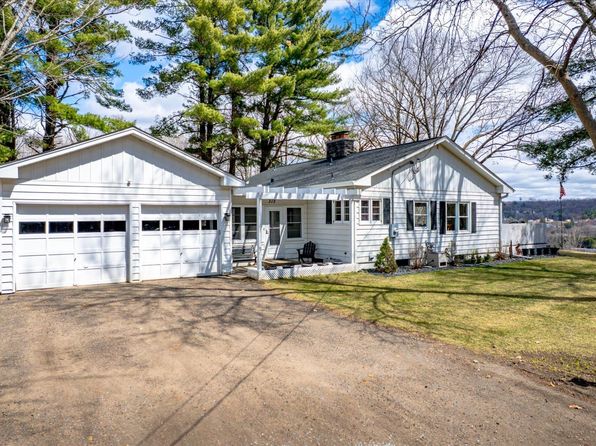 312 Walnut St, Taylors Falls, MN 55084
