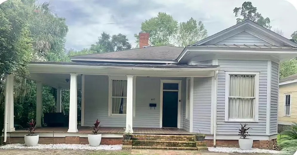 3 bed, 2.0 bath, 1991 sqft, $2,200 — Photo 1