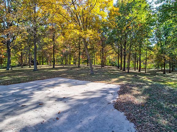 4th image of 14484 Shady Oak Ln