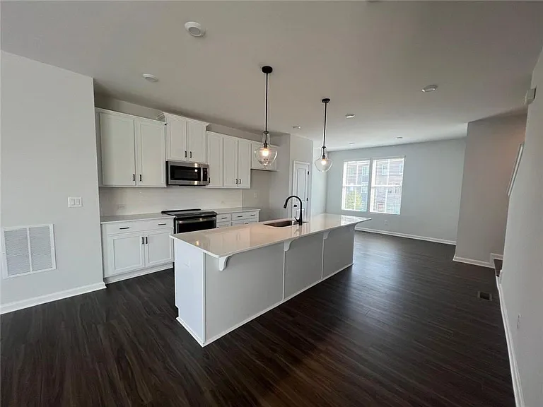 700 Payton Ln — Photo 6