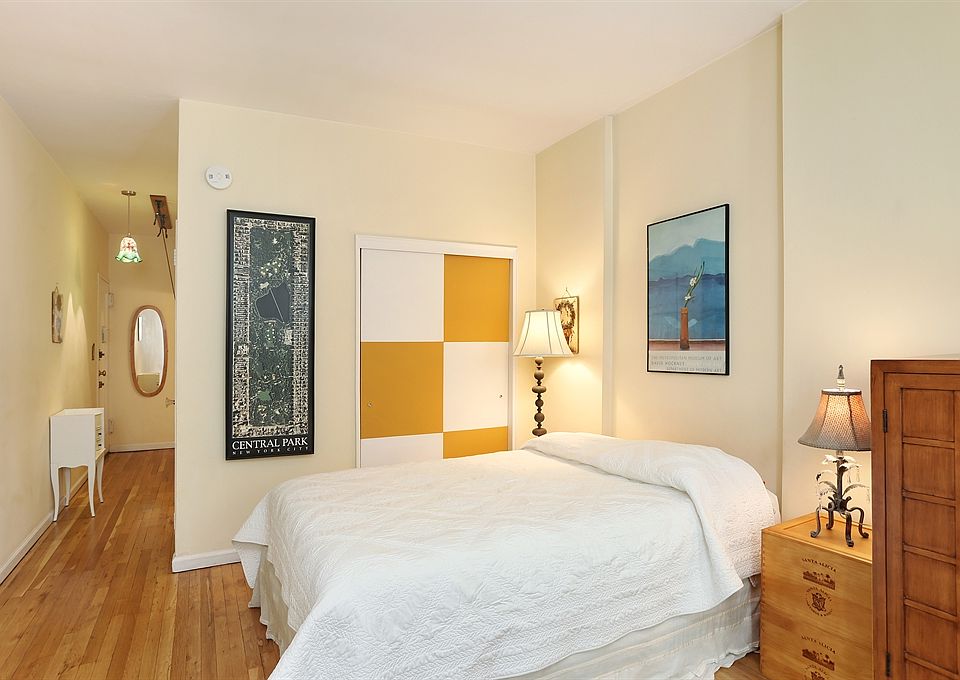 2nd image of 238 E 84th St APT 3C