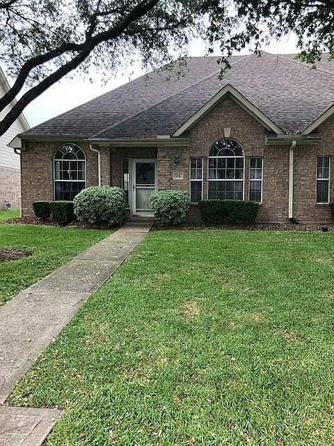 1st image of 906 Garden Walk Dr