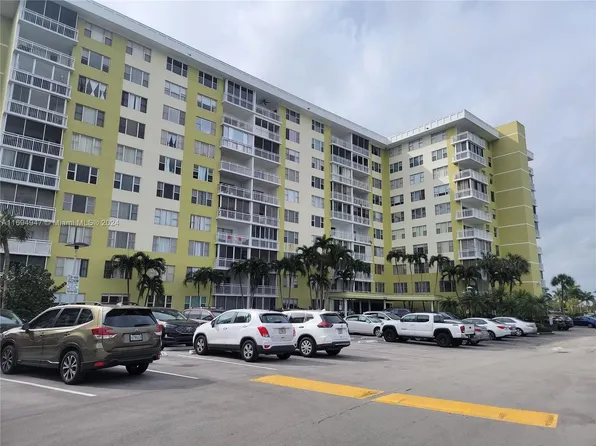 4400 Hillcrest Dr APT 304A, Hollywood, FL 33021