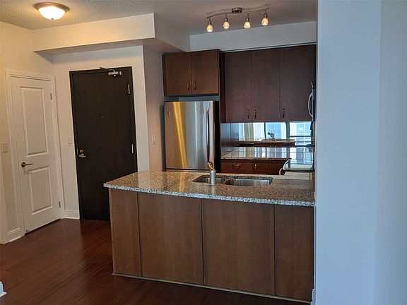 3rd image of 18 Yorkville Ave #2104