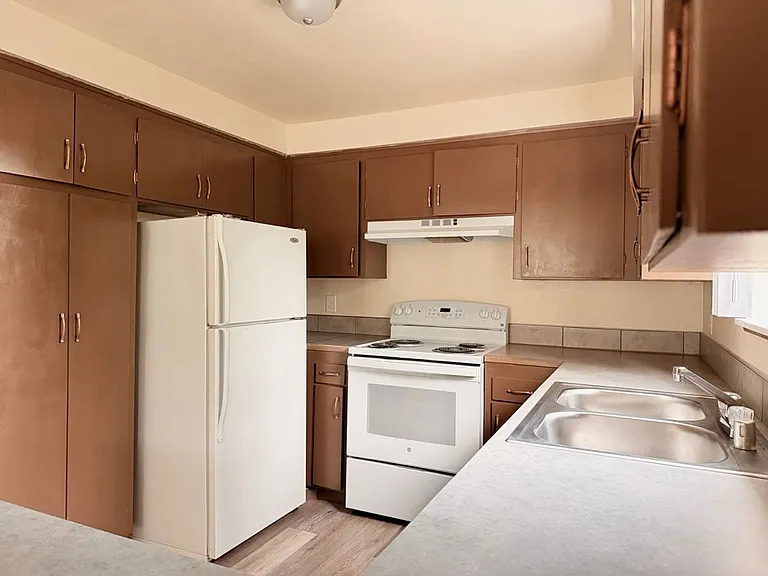 Majestic View Apt — Photo 13