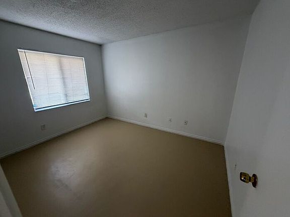 4th image of 2714 Adela Ave
