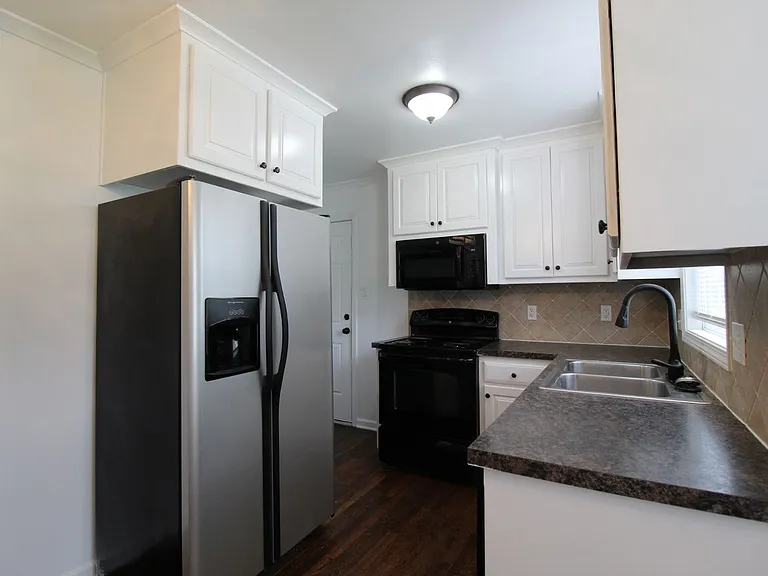 5321 W 50th Ter — Photo 6