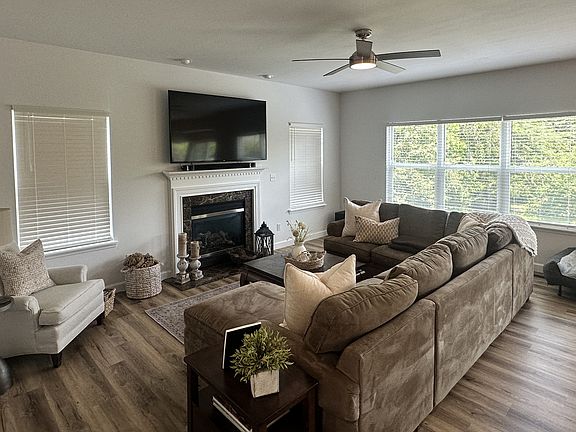 3rd image of 2043 Dardenne Valley Dr