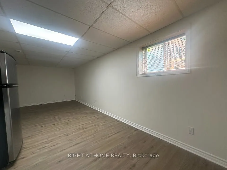 4 bed, $1,500 — Photo 4