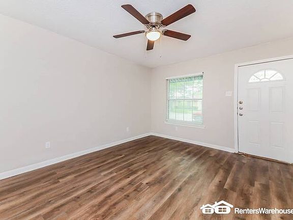 2nd image of 805 Johnnie Row
