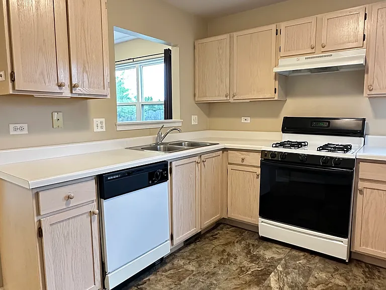 2159 Henning Pl — Photo 17