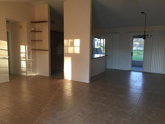 2nd image of 891 Parsons Cir SE