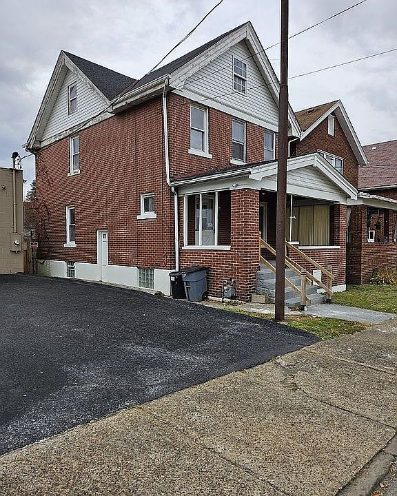 2nd image of 34 Auriles St